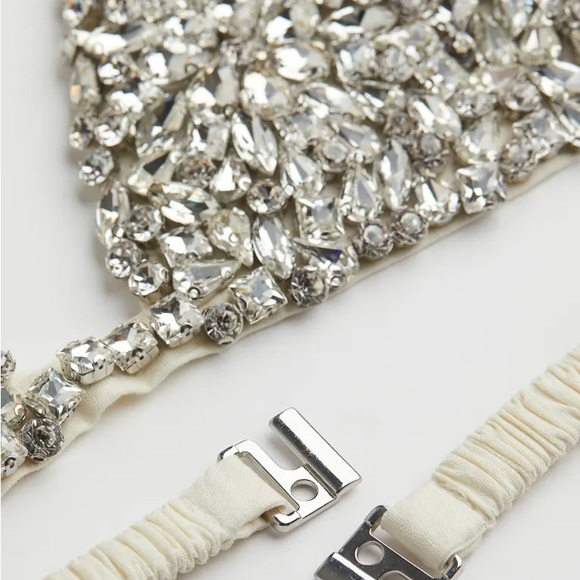 ISO Looking H&M Rhinestone Detail Top size S - Picture 3 of 3